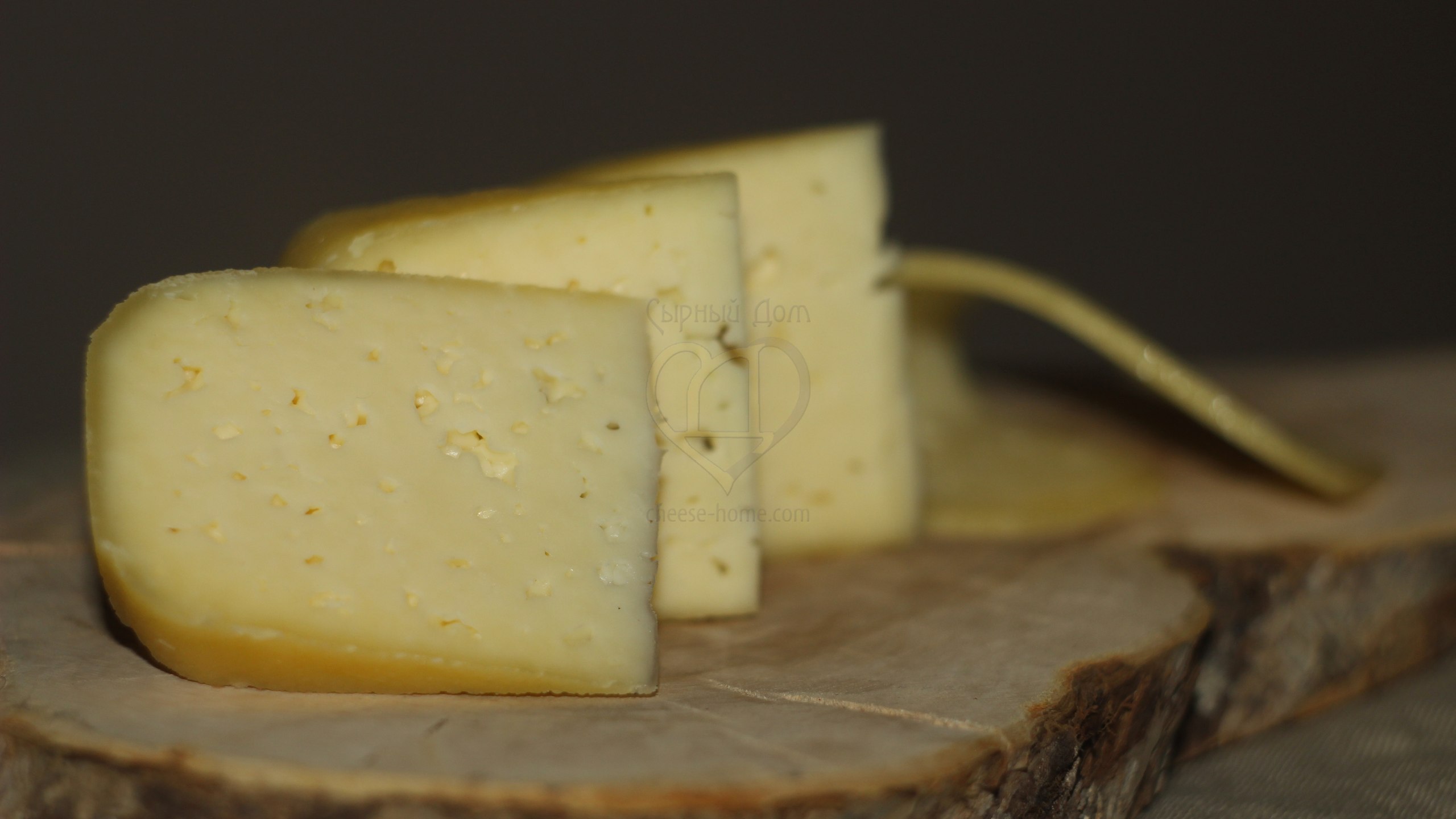 Сыр нежный рецепт. Сыр. Домашний сыр. Сыр твердый. Домашний твердый сыр.